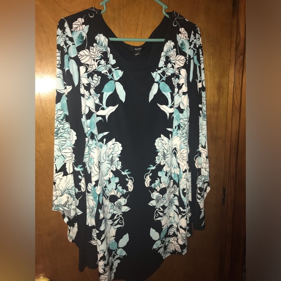 Alfani Tops - Alfani Floral Long Sleeve Plus Size Women’s Top Size 3X